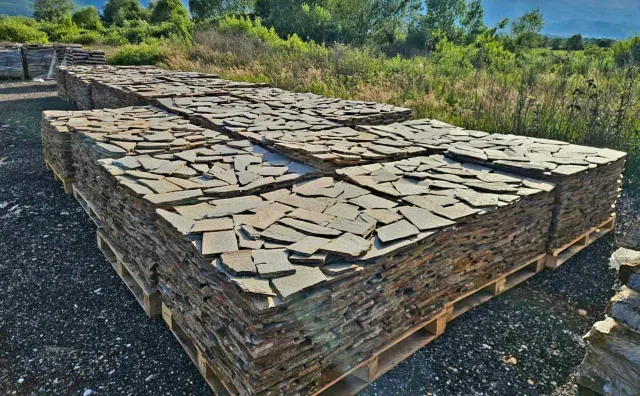 H2 — Natural Stone Polygonal